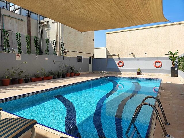 هالیدی این