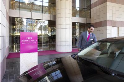 کرون پلازا دبی فستیوال سیتی