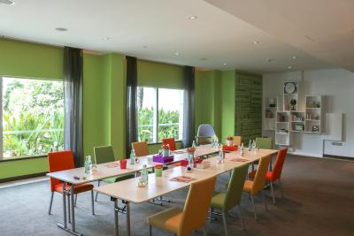 کرون پلازا دبی فستیوال سیتی