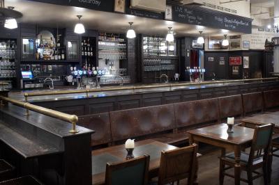 کرون پلازا دبی فستیوال سیتی