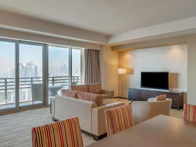 سوئیسوتل لیوینگ الغریر