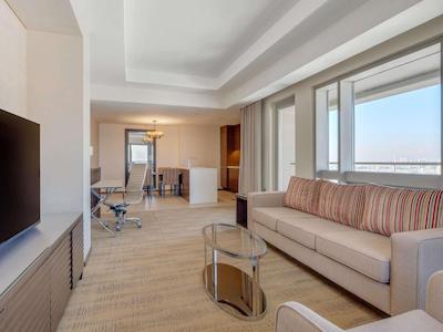 سوئیسوتل لیوینگ الغریر