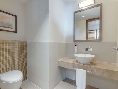 سوئیسوتل لیوینگ الغریر