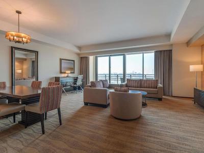 سوئیسوتل لیوینگ الغریر