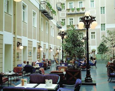 بلومند گرند هتل یوروپ