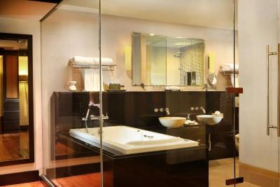 دوسیت تانی لاگونا پوکت ریزورت