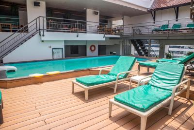 پیناکل لومپاین پارک هتل