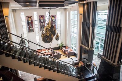 پیناکل لومپاین پارک هتل