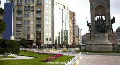 تکسیم اسکوئر هتل