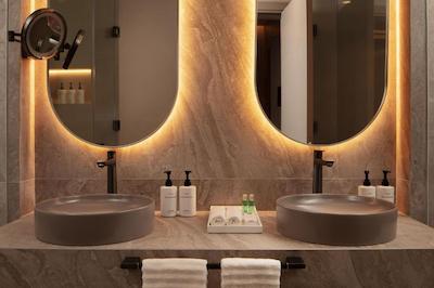 لوکالیست استانبول تریبیوت