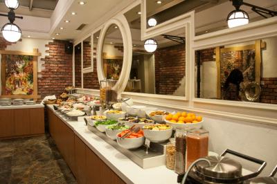 پرا تولیپ هتل