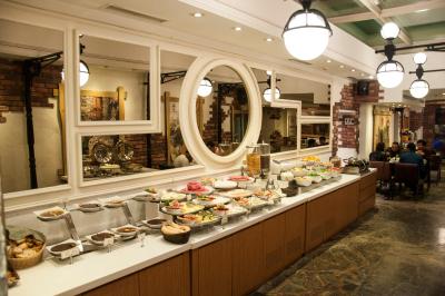 پرا تولیپ هتل