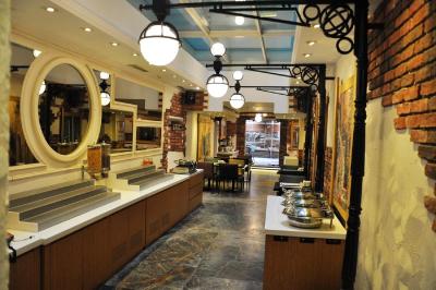 پرا تولیپ هتل