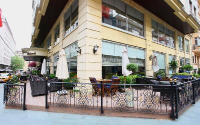 آرتز هتل استانبول تکسیم