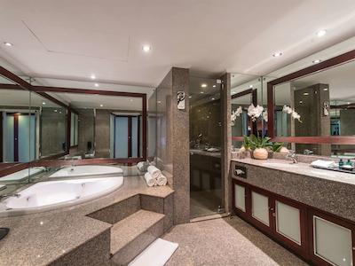 پولمن بانکوک هتل جی