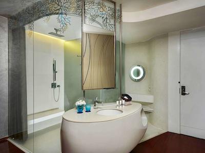 باراکودا پاتایا-ام گالری بای سوفیتل