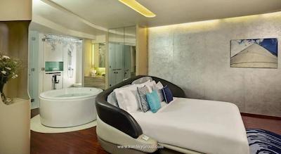 باراکودا پاتایا-ام گالری بای سوفیتل