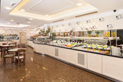 کناک هتل تکسیم