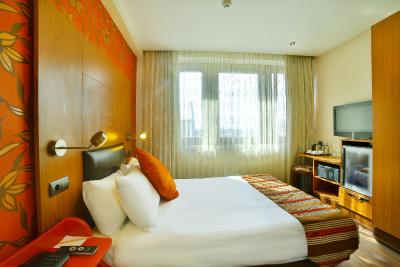 کناک هتل تکسیم