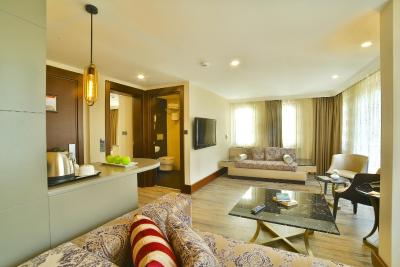 کناک هتل تکسیم