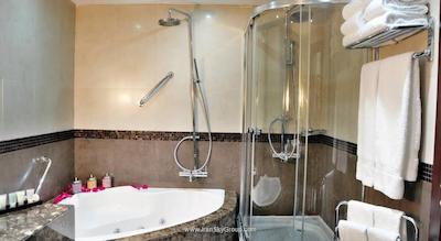 سامایا هتل دیرا