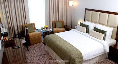 سامایا هتل دیرا