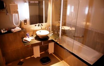 سامایا هتل دیرا