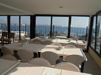 کاسموپولیتن پارک