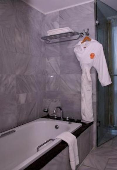 دوشانب سرنا هتل