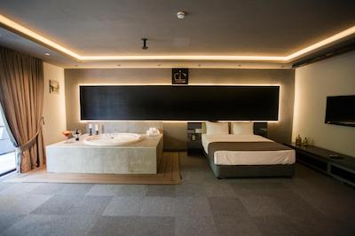 سیتی لافت 24 سوئیت