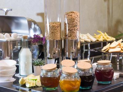 مارون هتل پرا