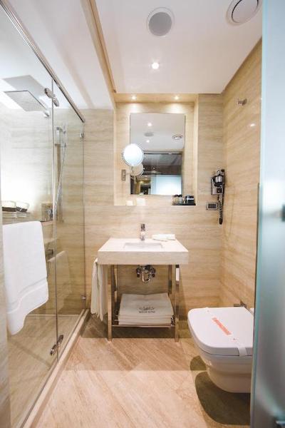 مارون هتل پرا