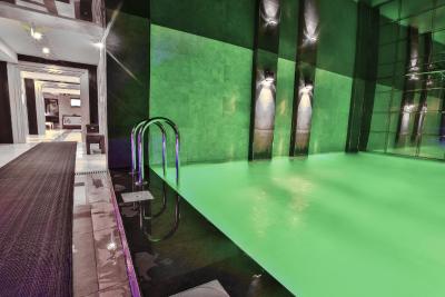 لایف کورنر هتل