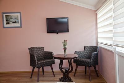 تکسیم تراست هتل