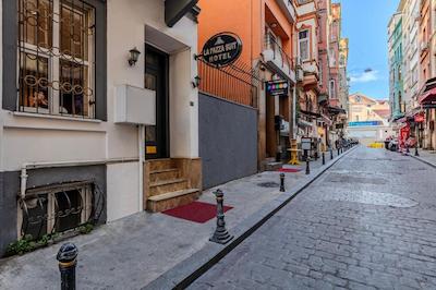 لا پازا سوئیت