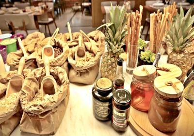 پارک این بای رادیسون استانبول آتاشهیر