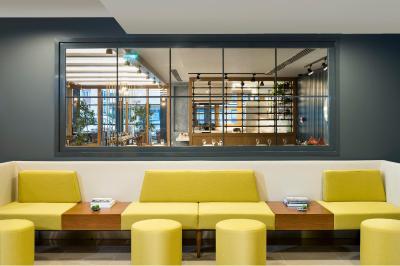 پارک این بای رادیسون استانبول آتاشهیر