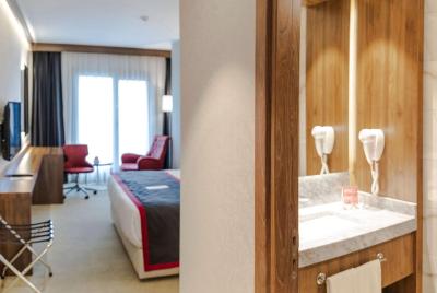 هالیدی این اکسپرس استانبول آتاکوی مترو