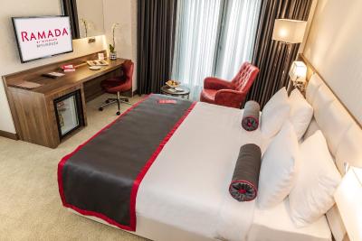 هالیدی این اکسپرس استانبول آتاکوی مترو