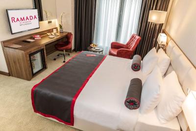 هالیدی این اکسپرس استانبول آتاکوی مترو