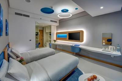 ال خوری این بر دوبی