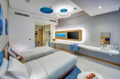 ال خوری این بر دوبی