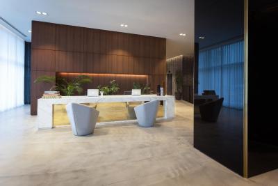 د هاوس هتل بومونتی