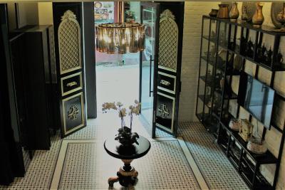 هتل نام پاشا کناگی