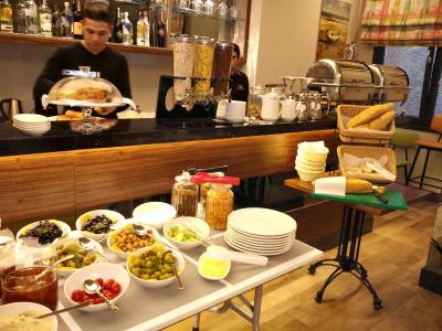 د وایت اورینت هتل