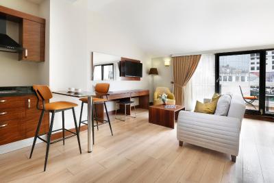 د وایت اورینت هتل