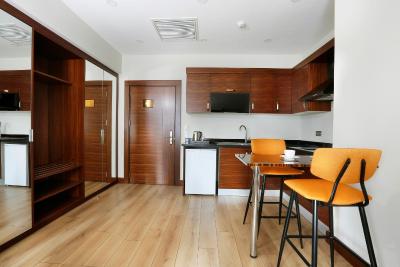 د وایت اورینت هتل