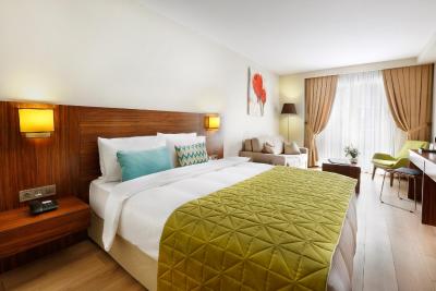 د وایت اورینت هتل