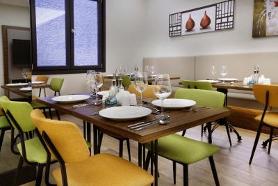 د وایت اورینت هتل