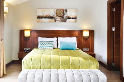 د وایت اورینت هتل